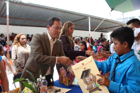 Concluye el ciclo escolar 2014-2015 en Nativitas imagen 1