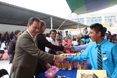 Concluye el ciclo escolar 2014-2015 en Nativitas imagen 2