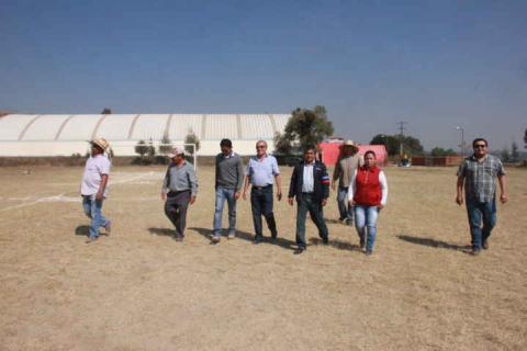 Pone en marcha alcalde rehabilitación del campo deportivo imagen 3