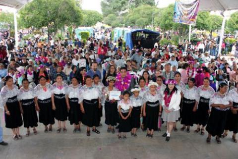 Folclor de Oaxaca, Puebla, Hidalgo y Tlaxcala Presentes en “Feria Calpulalpan 2015” imagen 13