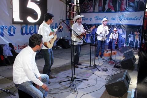 Folclor de Oaxaca, Puebla, Hidalgo y Tlaxcala Presentes en “Feria Calpulalpan 2015” imagen 5