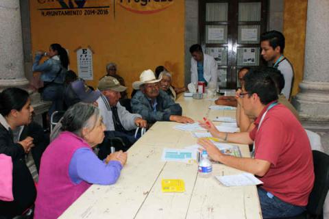 Canalizan a pacientes con cataratas para cirugías gratuitas imagen 9