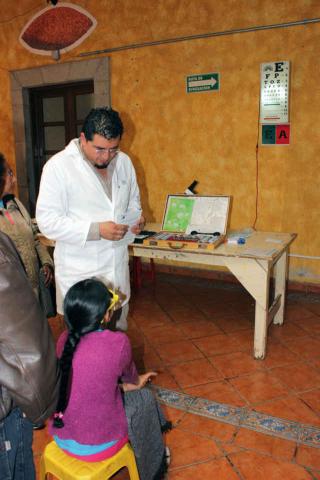 Canalizan a pacientes con cataratas para cirugías gratuitas imagen 2