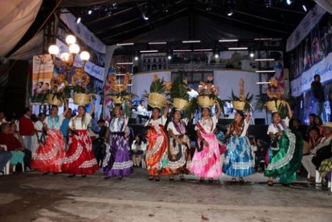Folclor de Oaxaca, Puebla, Hidalgo y Tlaxcala Presentes en “Feria Calpulalpan 2015” imagen 17