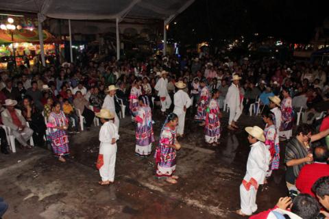 Folclor de Oaxaca, Puebla, Hidalgo y Tlaxcala Presentes en “Feria Calpulalpan 2015” imagen 3