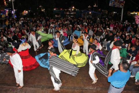Folclor de Oaxaca, Puebla, Hidalgo y Tlaxcala Presentes en “Feria Calpulalpan 2015” imagen 16