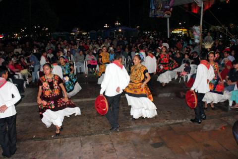 Folclor de Oaxaca, Puebla, Hidalgo y Tlaxcala Presentes en “Feria Calpulalpan 2015” imagen 8