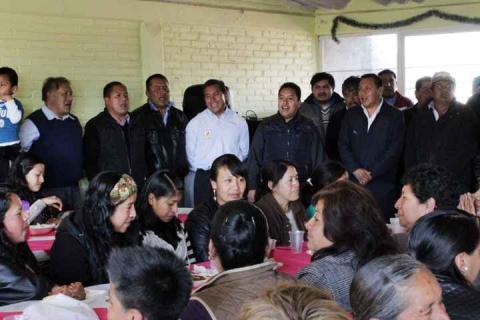 Reconoce alcalde de Tetlanohcan labor de mujeres imagen 1
