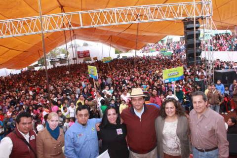 El juguetón en Xaloztoc repartió más de 5 mil sonrisas imagen 2