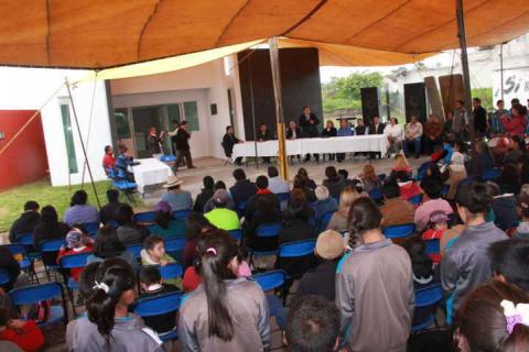Inauguran edificio de presidencia de comunidad de Xaltianquisco imagen 2