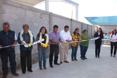Entrega alcalde infraestructura básica educativa en jardín de niños imagen 1