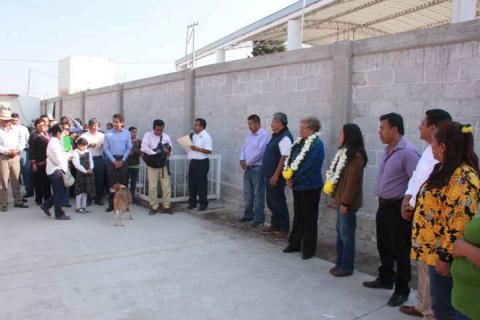 Entrega alcalde infraestructura básica educativa en jardín de niños imagen 2