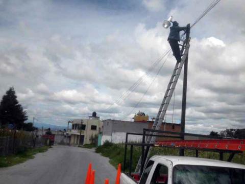 Concluyen rehabilitación de alumbrado público en Tetlanohcan imagen 1