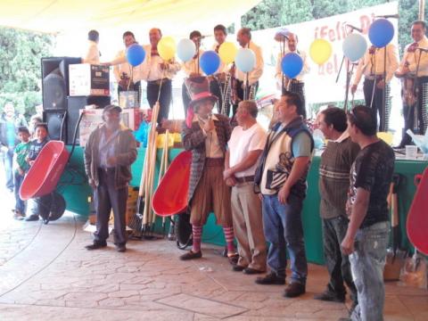 Padres de Xaloztoc fueron festejados en su día imagen 1