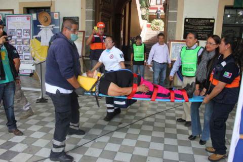 Con simulacro recuerda Calpulalpan Día Nacional de Protección Civil imagen 8