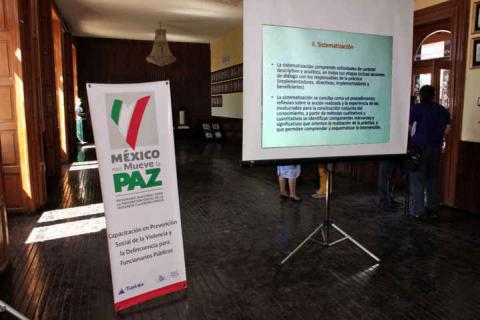 Capacitan a Servidores Públicos en “Sistematización de Información” imagen 4