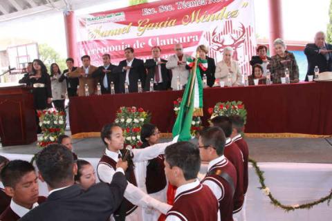 Alcalde de Tzompantepec asiste a graduación de la secundaria técnica No 9 imagen 2