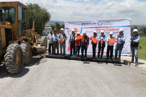 Autoridades de Apetatitlán inician obra en Circuito Chiautzingo imagen 3
