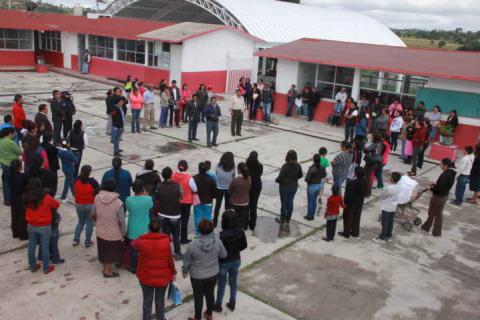 Diputado Federal visita Tecopilco, y da a conocer las obras que ha realizado imagen 1