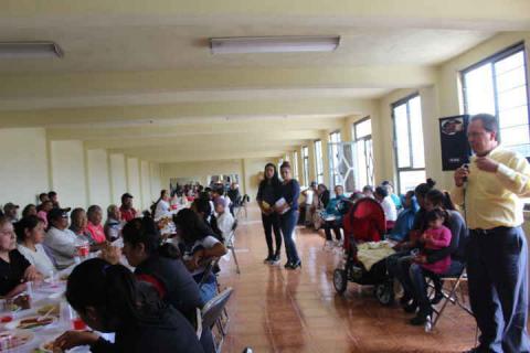 Festejan a personas de la tercera edad en Jesús Tepactepec y Comunidad de Nativitas imagen 2