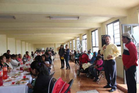 Festejan a personas de la tercera edad en Jesús Tepactepec y Comunidad de Nativitas imagen 1