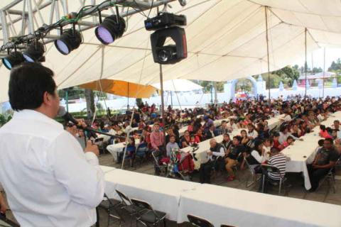 Sánchez Tlapapal inaugura tradicional feria el “Elote Tierno” 2016 imagen 2