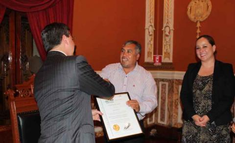 SARE entrega “re-certificación” al alcalde Rojas Meza imagen 1