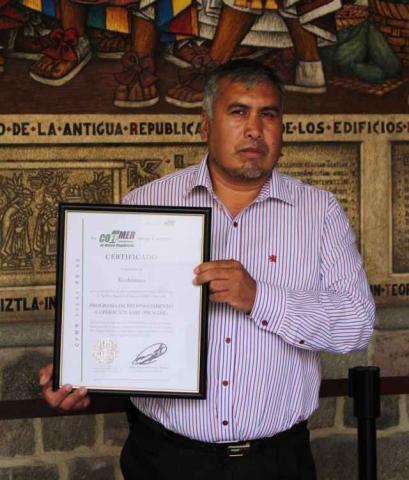 SARE entrega “re-certificación” al alcalde Rojas Meza imagen 3
