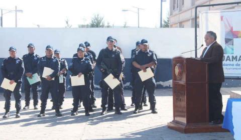 Reciben policías de Huamantla constancias de capacitación y de estudios imagen 4