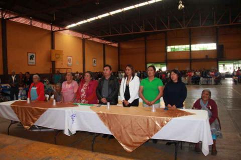 Alcalde y SMDIF de Xiloxoxtla festejan a los abuelitos con una homilía imagen 4