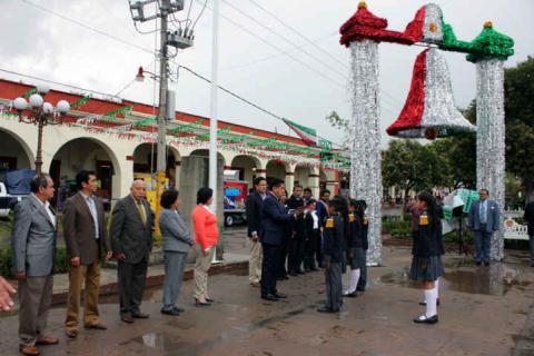 Coloca Acalde Vicente Hernández Roldán, Bandos Solemnes Patrios imagen 6