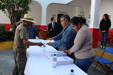 Benefician a más de 200 familias con escrituras imagen 2