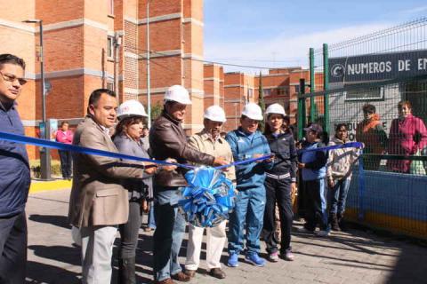 Entrega Valentín Gutiérrez mejoramiento de imagen urbana en Petroquímica y Tlahuicole imagen 1