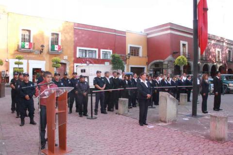 Santa Apolonia Teacalco realiza el Arrio a la Bandera en el palacio de gobierno imagen 1