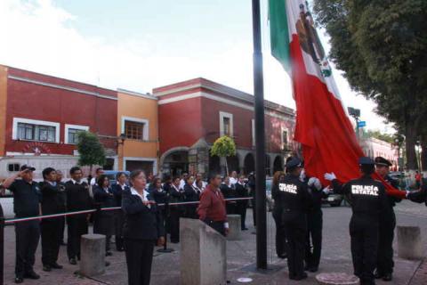 Santa Apolonia Teacalco realiza el Arrio a la Bandera en el palacio de gobierno imagen 3