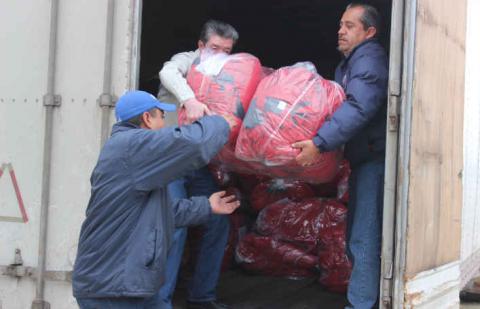 Apoya Ayto. de Huamantla con traslado de chamarras para estudiantes imagen 5