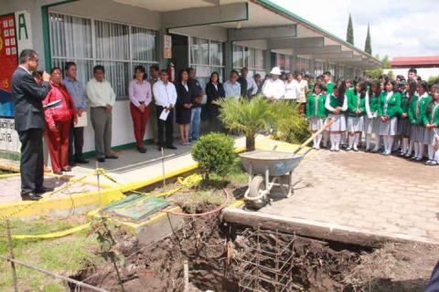 Inicia alcalde y ex diputado techumbre de Conalep plantel Teacalco imagen 3