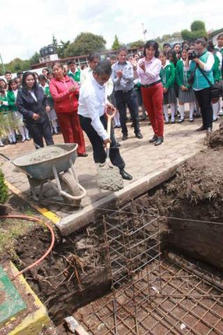 Inicia alcalde y ex diputado techumbre de Conalep plantel Teacalco imagen 1