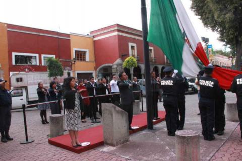 Encabeza alcalde de Xiloxoxtla Arrio de Bandera en el Zócalo Capitalino imagen 2