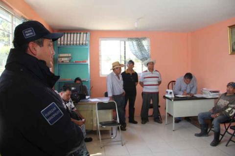 Participa policía de Zacatelco en reunión de trabajo con ejidatarios imagen 2