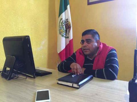 El pseudo policía de la foto no trabaja en Muñoztla imagen 1