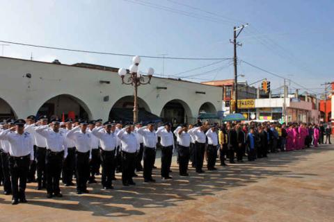 Encabeza Vicente Hernández Roldán Honores a la Bandera en Calpulalpan imagen 7