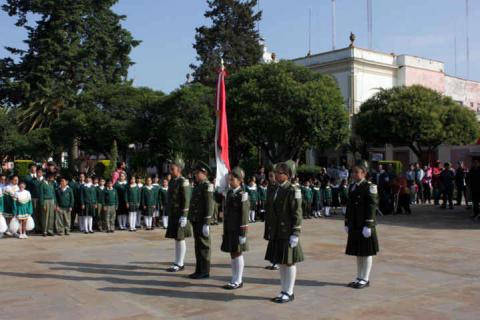 Encabeza Vicente Hernández Roldán Honores a la Bandera en Calpulalpan imagen 4