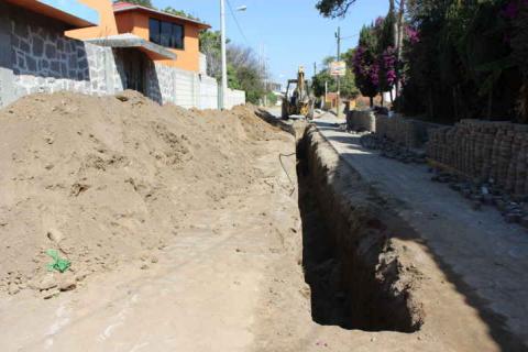 Alcalde rehabilita drenaje sanitario en Badillo Sur imagen 2