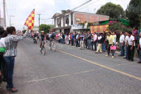 Alcalde Hugo Celis clausura feria del chileatole “Tepetitla 2015” imagen 1