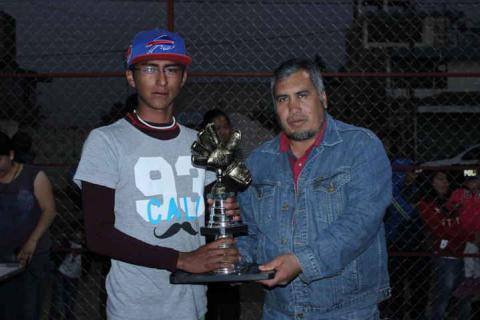 Culmina torneo de fútbol 7 en Xicohtzinco imagen 3