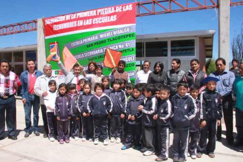 Arrancan los trabajos de construcción de 4 techumbres en Xaloztoc imagen 1