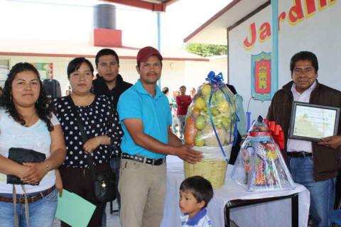 Preescolar de Ixtacuixtla es beneficiado con piso por el ex diputado federal imagen 1