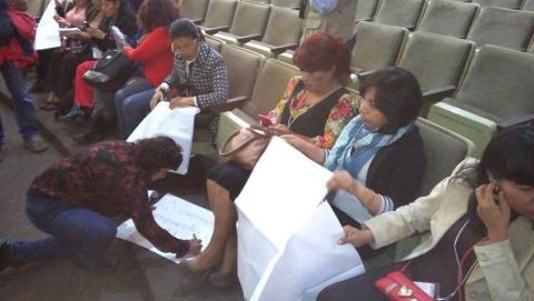Protestan maestros de la CNTE en el Congreso, exigen atención a su pliego petitorio imagen 2