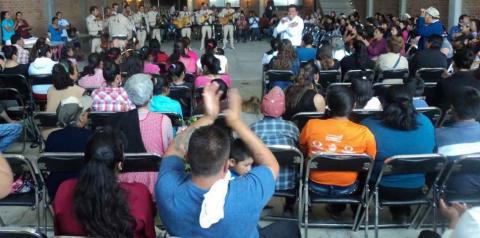 Emprenderemos con mujeres proyectos productivos: Ángel Márquez